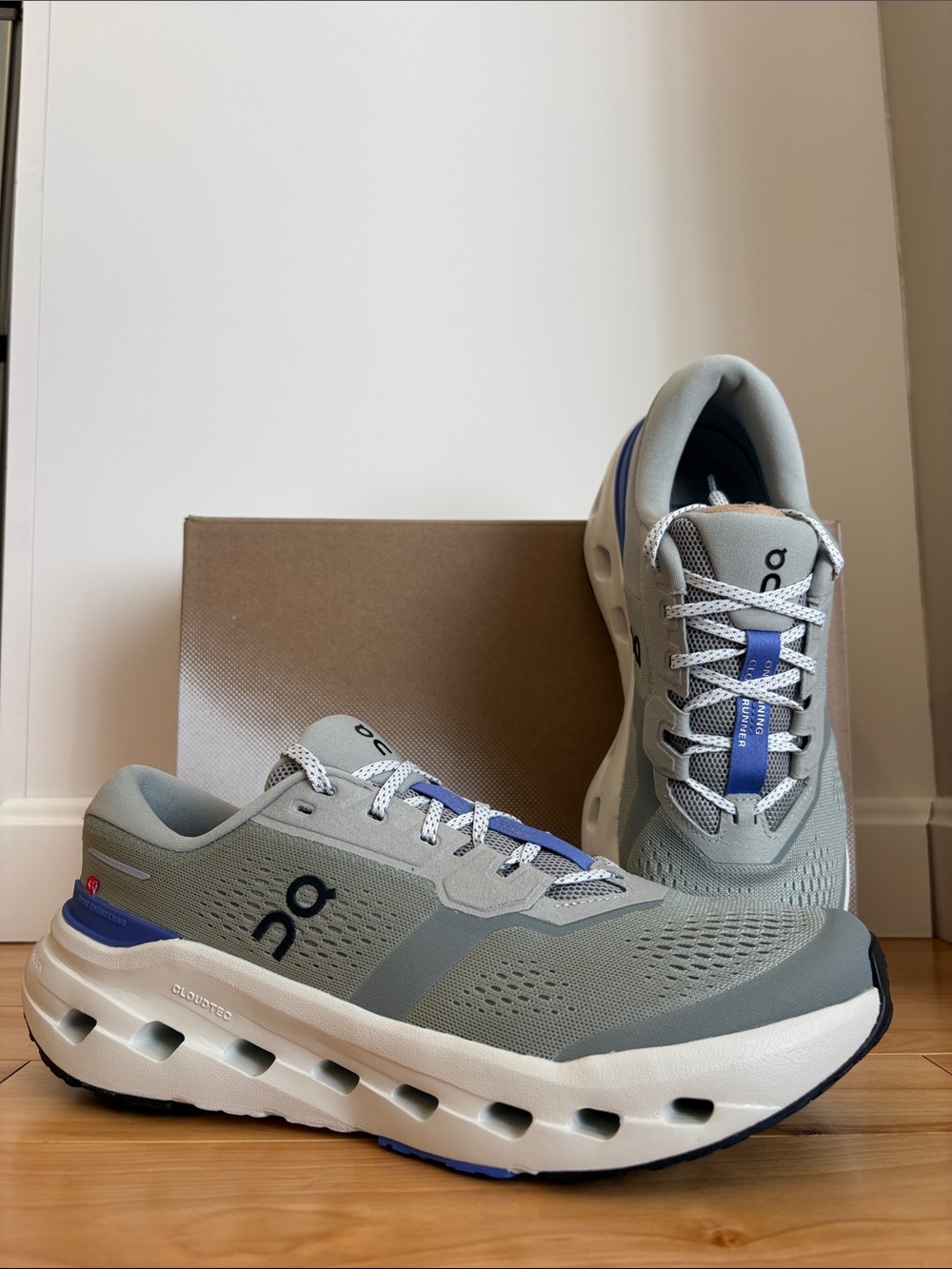 On Men’s Cloudrunner 3